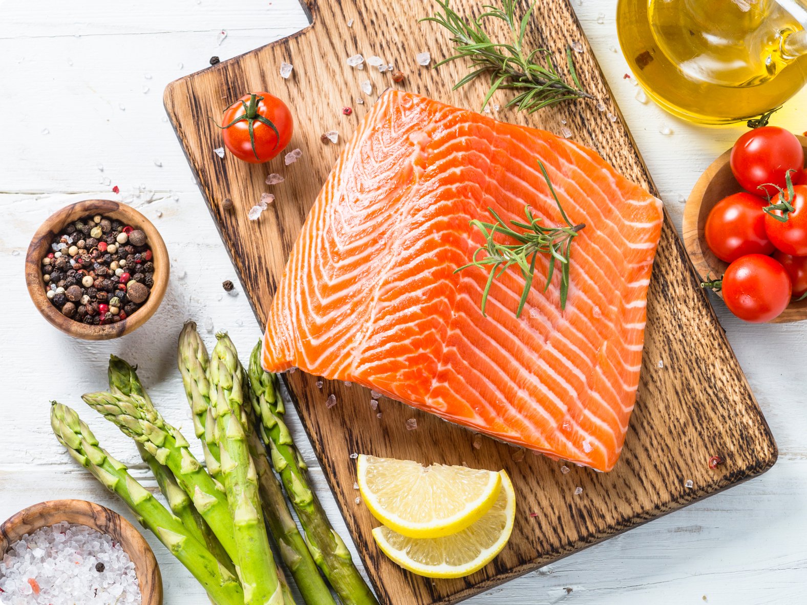 salmon-fillet-with-ingredients-for-cooking-fresh-v-RVKUMZP