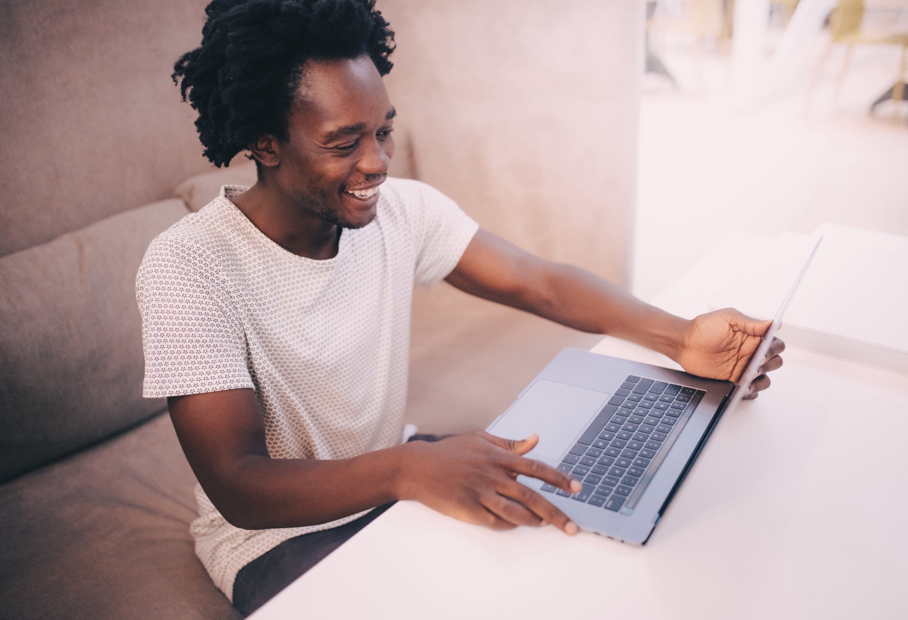 business-technology-office-smiling-laptop-happy-notebook-afro-email-video-conference_t20_d1ObEo