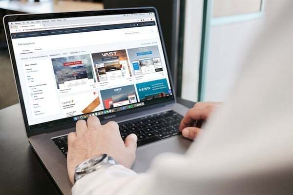Launchpad-Website-Theme-Selection