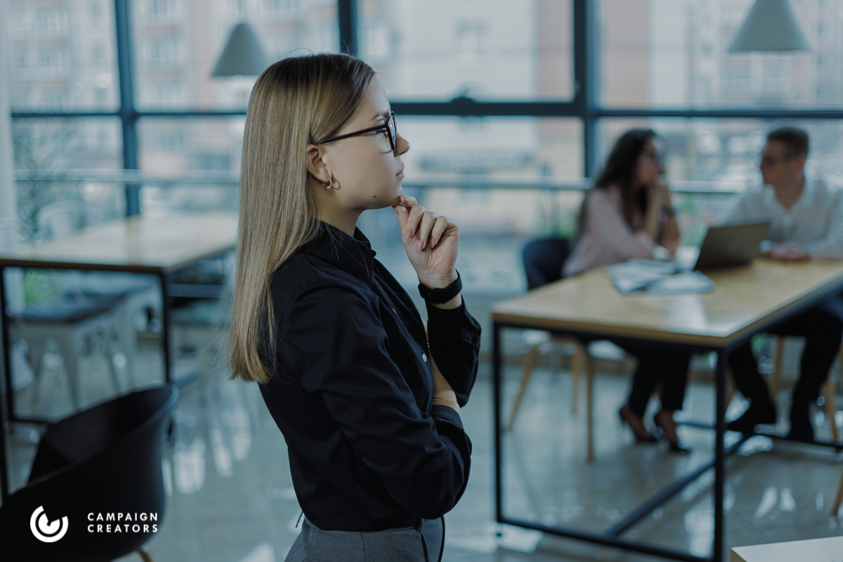 woman-questioning-personalization-without-lifecycle-stages