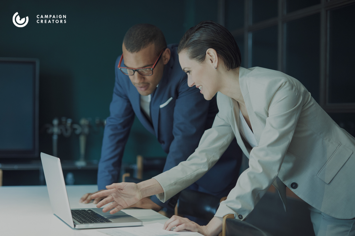 leaders-discussing-system-architecture-framework